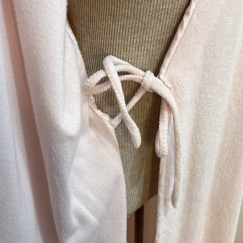 Vintage Diamond Tea Womens Robe Size M Wrap Light Pink Embroidered